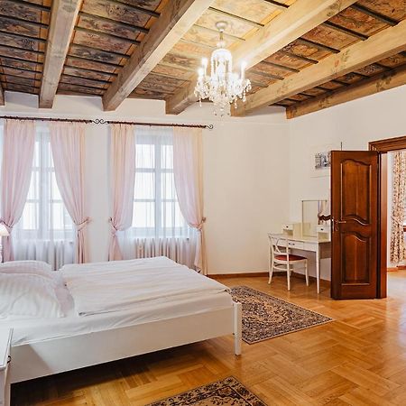 Apartmán U Cerneho Medveda- At The Black Bear Praha Exteriér fotografie